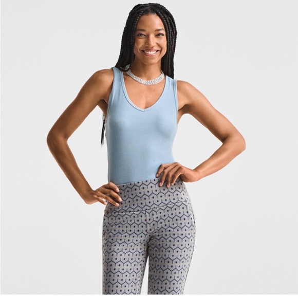 NWT | CAbi 4206 - Busy Tank - Picture 13 of 13